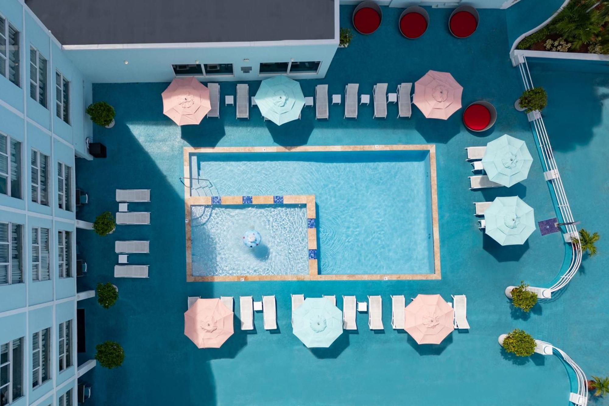 Courtyard By Marriott Nassau Downtown/Junkanoo Beach Zewnętrze zdjęcie