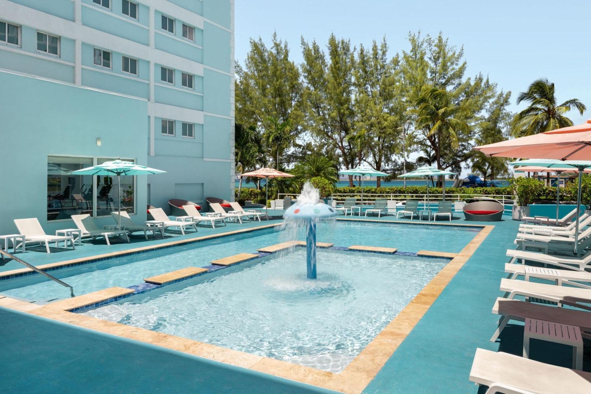 Courtyard By Marriott Nassau Downtown/Junkanoo Beach Zewnętrze zdjęcie