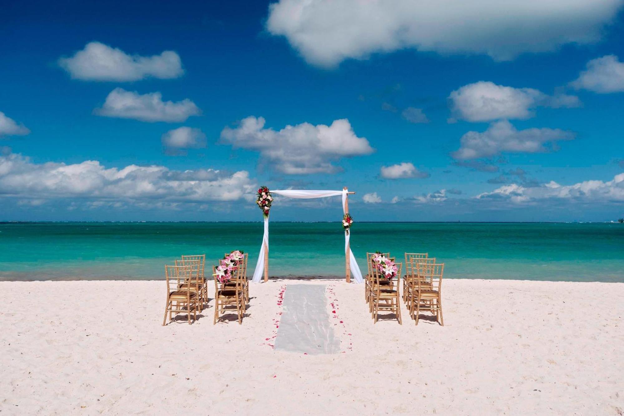 Courtyard By Marriott Nassau Downtown/Junkanoo Beach Zewnętrze zdjęcie